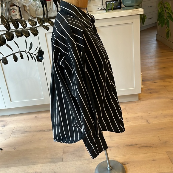 VGUC Brunette The Label oversize black button down long shirt with white stripe - Picture 6 of 10